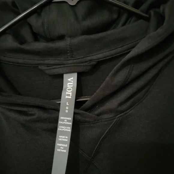 Unworn Vuori Women's Sweatshirt Halo Modern Pullover Hoodie in Black - Picture 9 of 11